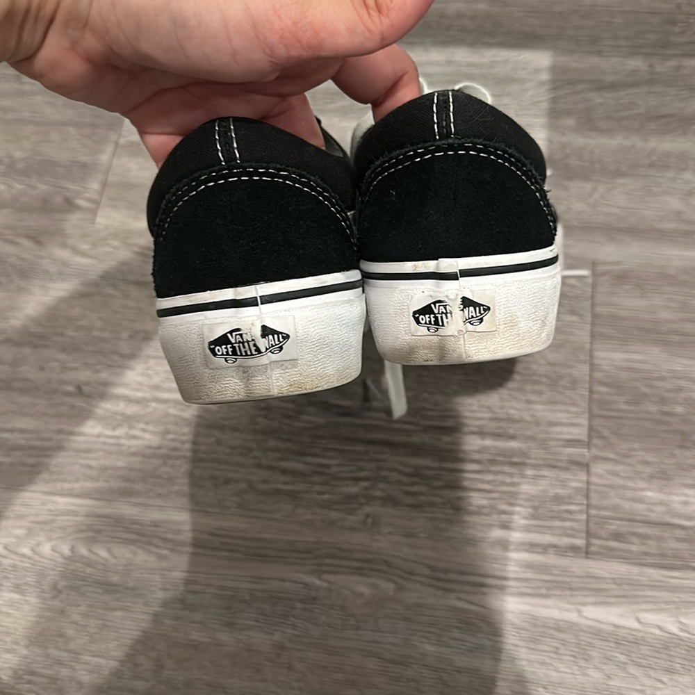 Vans - Picture 5 of 7